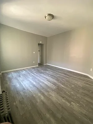 Rented by City Prime Commercial Realty  | media 7