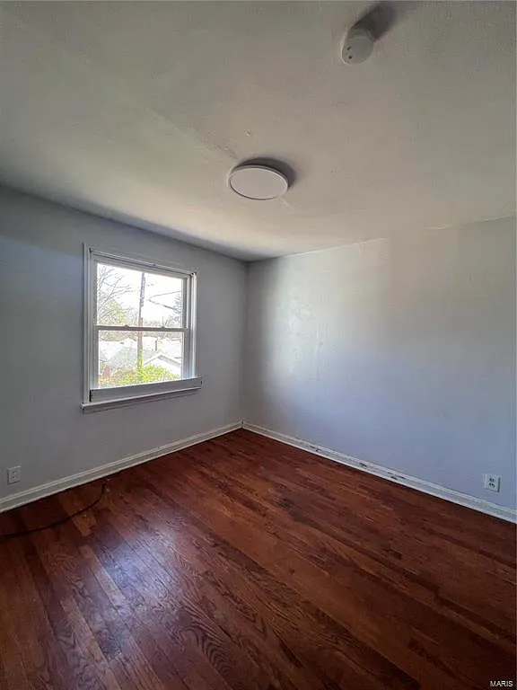 3 bed, 1020 sqft, $1,350 — Photo 3