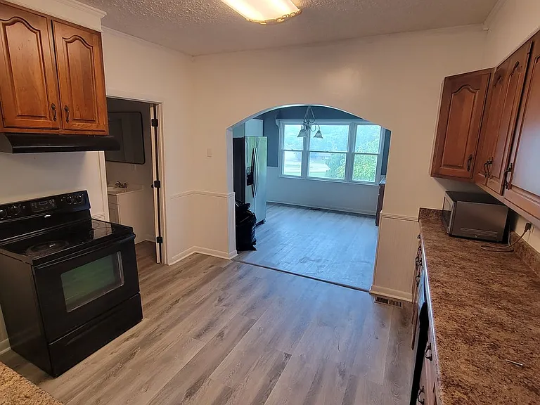 615 Evans St — Photo 6