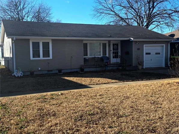 705 W 20th St, Ada, OK 74820