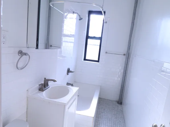 151-10 35th Avenue image 5 of 7