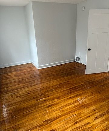4th image of 513 8th Ave N