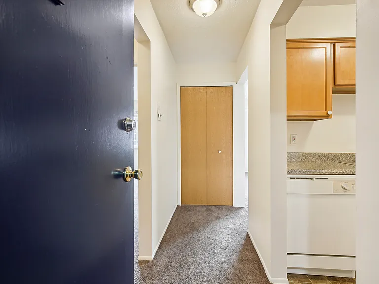 West Garden Apartments — Photo 6