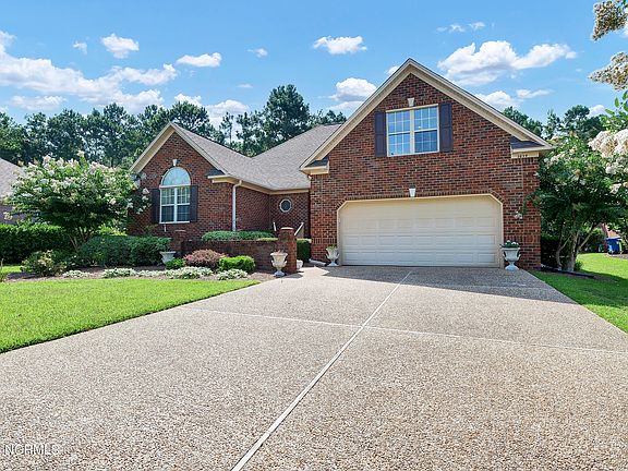 3rd image of 3839 Daphine Drive