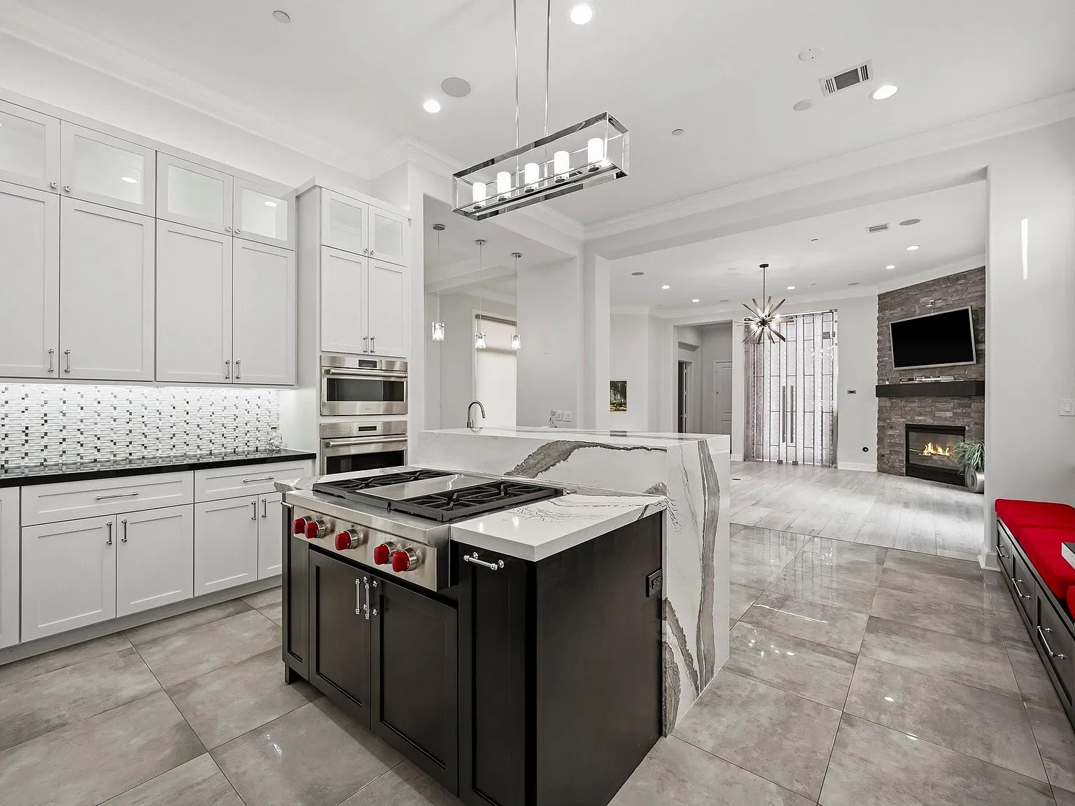 4 bed, 3.5 bath, 4914 sqft, $11,500 — Photo 3