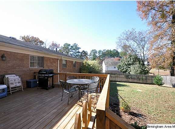2nd image of 528 Melonie Ln