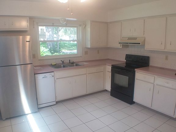 4th image of 2424 Beacon Groves Blvd