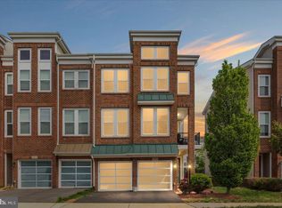 42272 Knotty Oak Ter, Ashburn, VA 20148