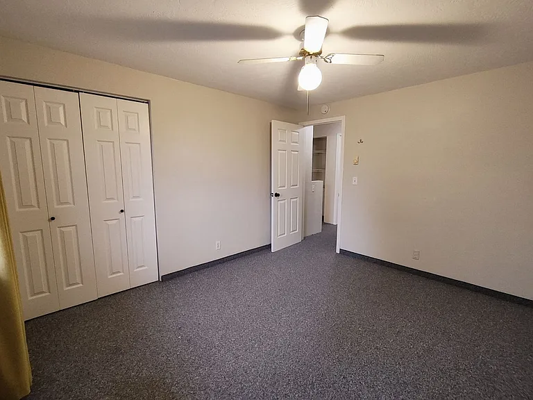 Nice Two Bedroom Duplex In Bethel Area — Photo 19