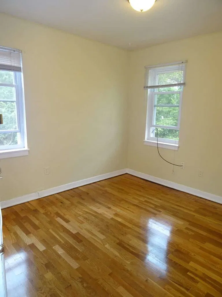 4 bed, 900 sqft, $3,200 — Photo 3