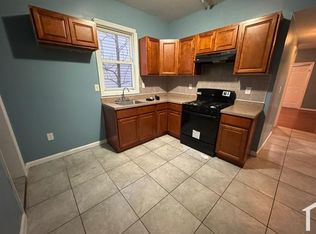 116 S 7th St FLOOR 2, Newark, NJ 07107