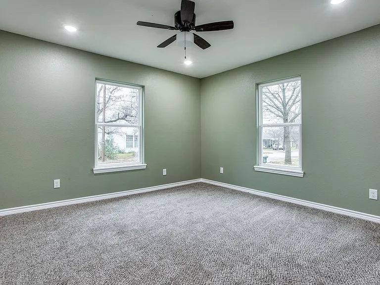 420 S Gribble St — Photo 12