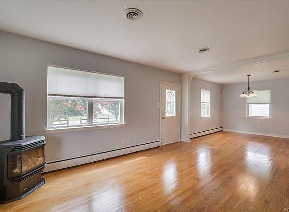 3rd image of 5113 Kemp St