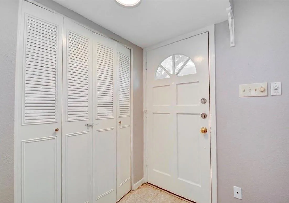 3 bed, 2.5 bath, 1846 sqft, $1,900 — Photo 2