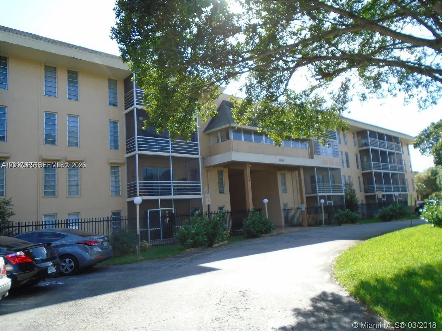 Town Square Condo — Photo 2