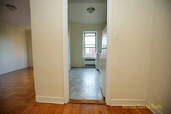 Rented by Norman Raindel, LREB | media 41