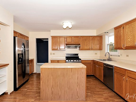5th image of 18003 W Banbury Dr
