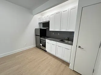 Rented by Tapiro Realty