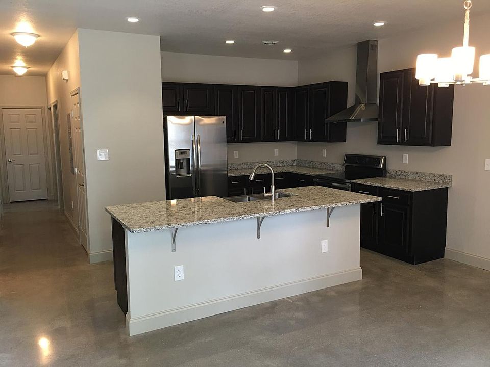 1st image of 216 Glass Ln