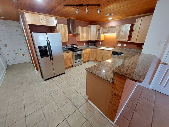 4th image of 2402 Colley Ave #2402
