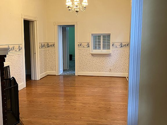 4th image of 504 Washington St