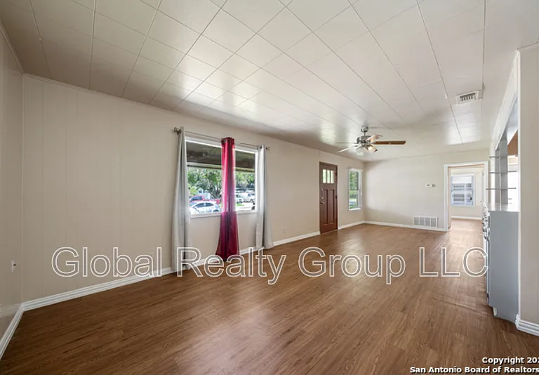 400 Mitchell Ave — Photo 17