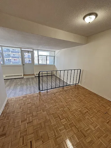 70 McEwen Ave Photo 1