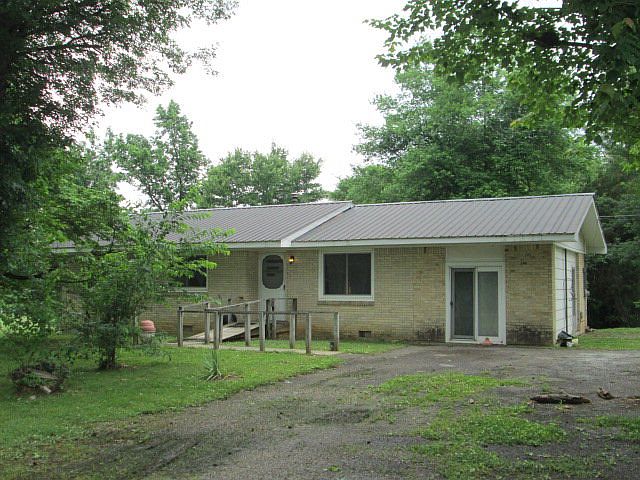 1st image of 303 Buffalo Dr