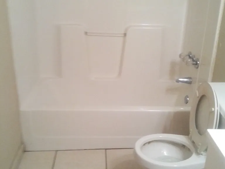 724 W 18th St — Photo 5