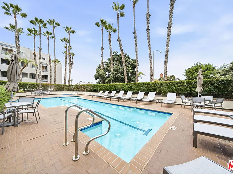 122 Ocean Park Blvd #507 — Photo 39