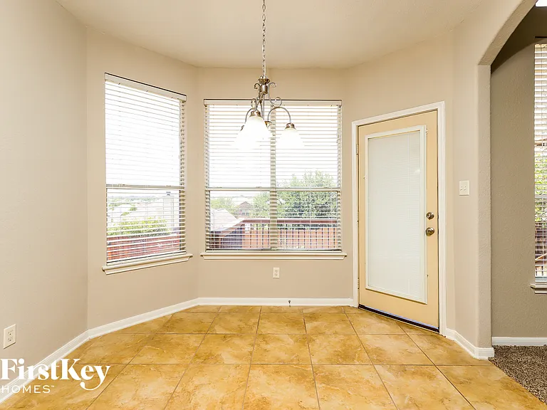 2225 Crary Mdw — Photo 6