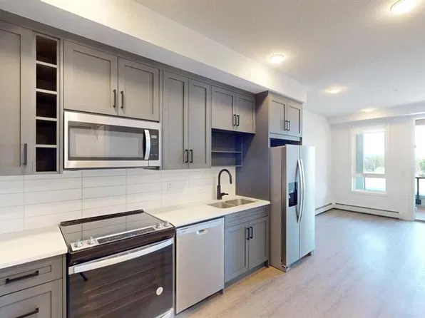 3932 S University Ave NW #322, Calgary, AB T3B 6N7
