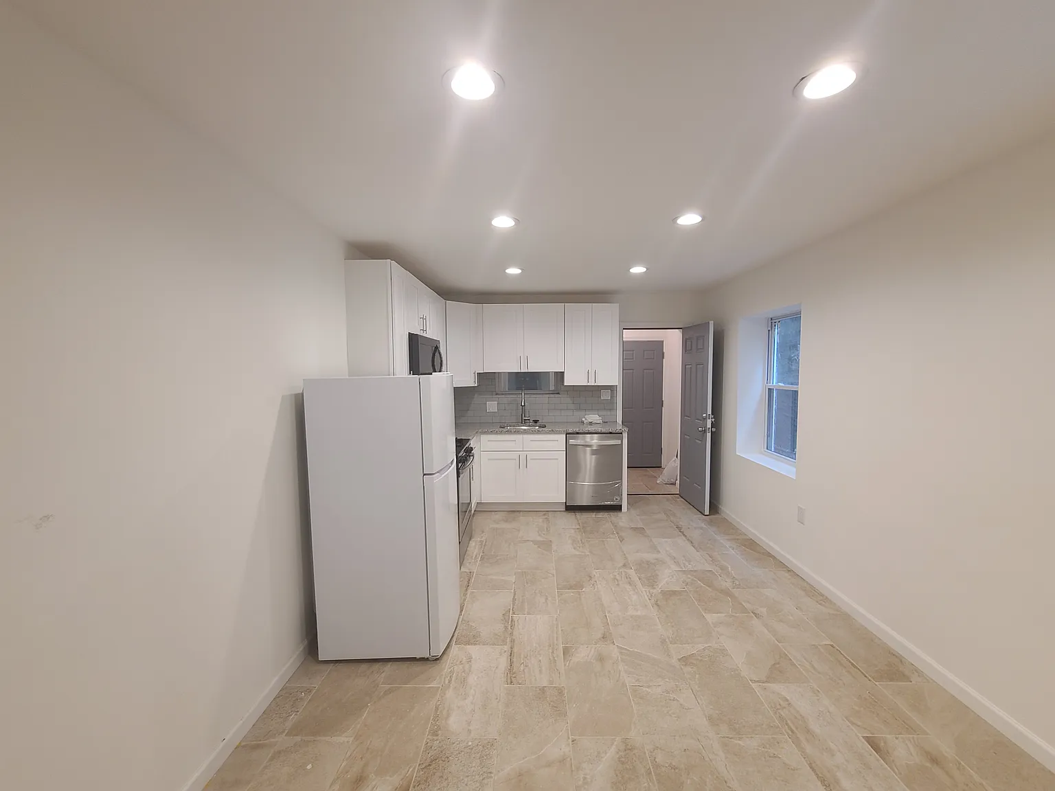 2 bed, 1200 sqft, $1,390 — Photo 2