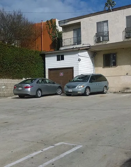 1441 Lake Shore Ave — Photo 11