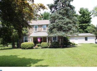 897 Midway Ln, Blue Bell, PA 19422