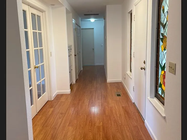 6076 Della Ct — Photo 2