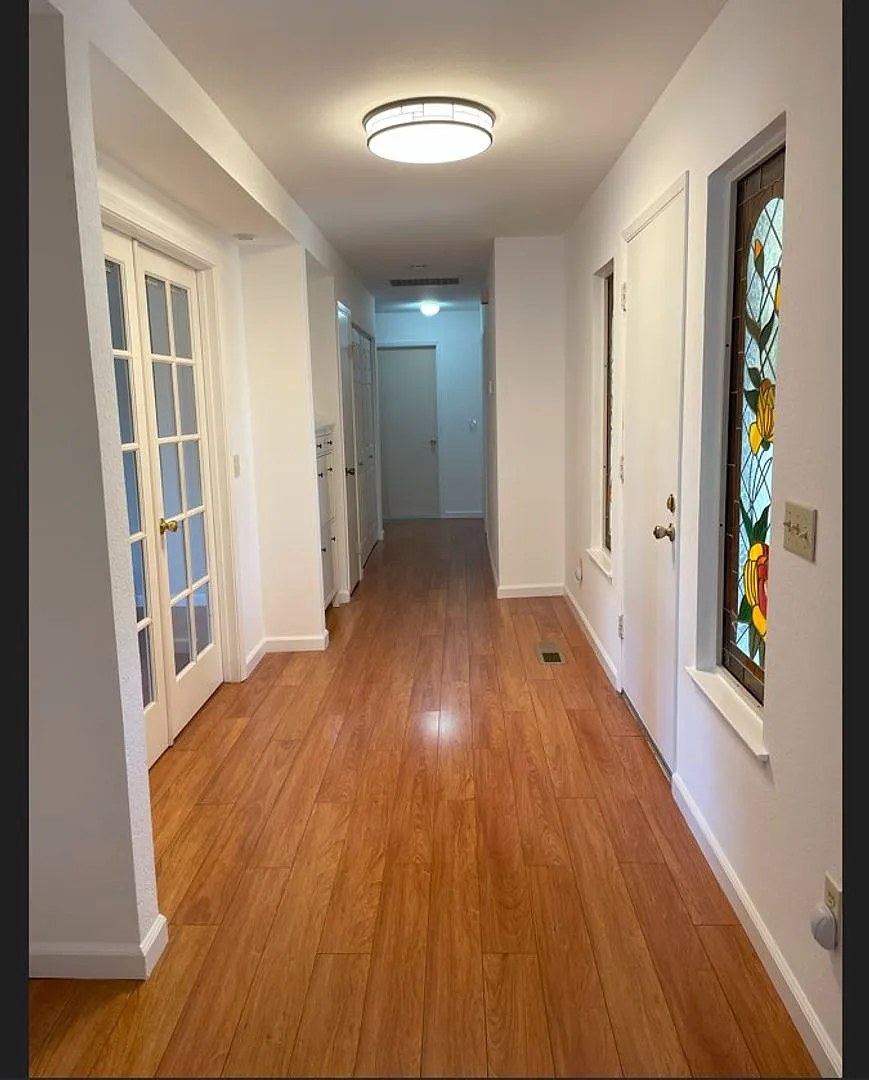 Building Photo - 6076 Della Ct