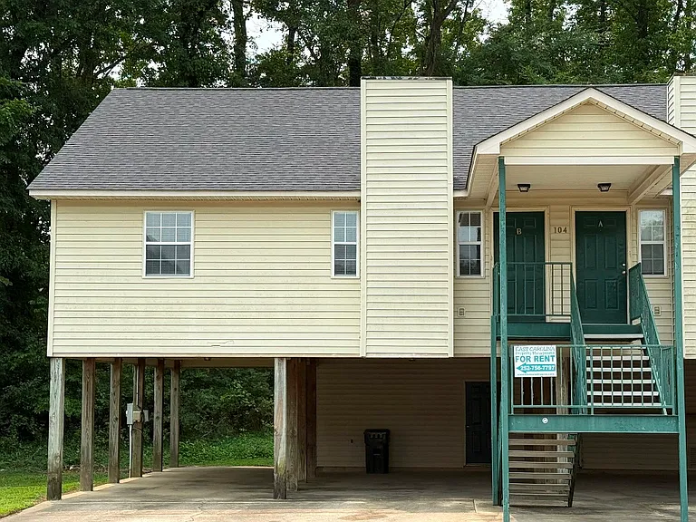 104 Benin Ct #B — Photo 2