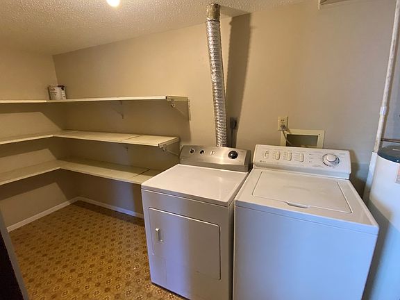 4th image of 605 Woodwind Ct
