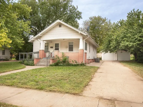504 E 7th St, McCook, NE 69001