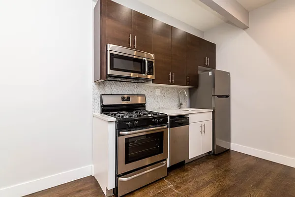 Rented by Nooklyn NYC LLC | media 21