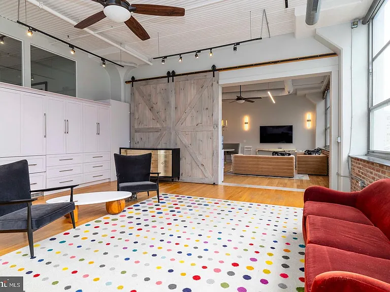 2200 Arch St #28-506-507 — Photo 9