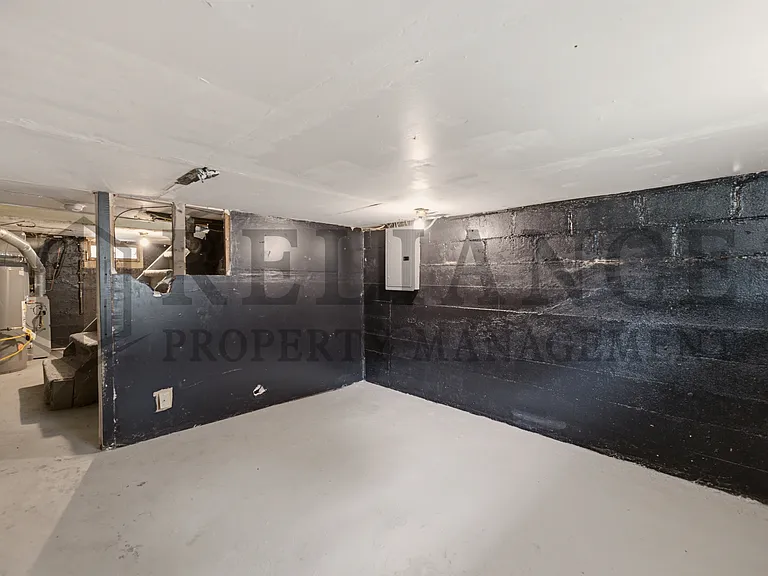 1836 S Gold St — Photo 31