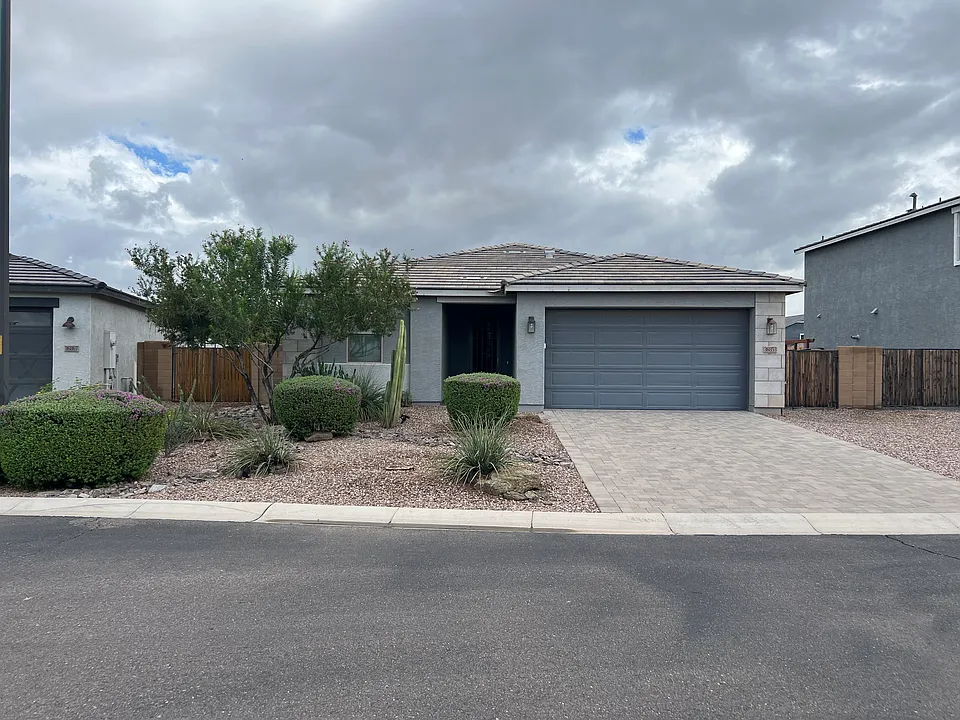 36853 N Bristlecone Dr