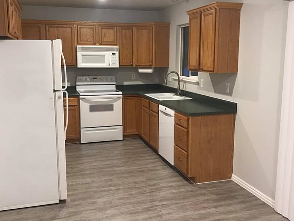 2nd image of 2253 W Davenshire Ln