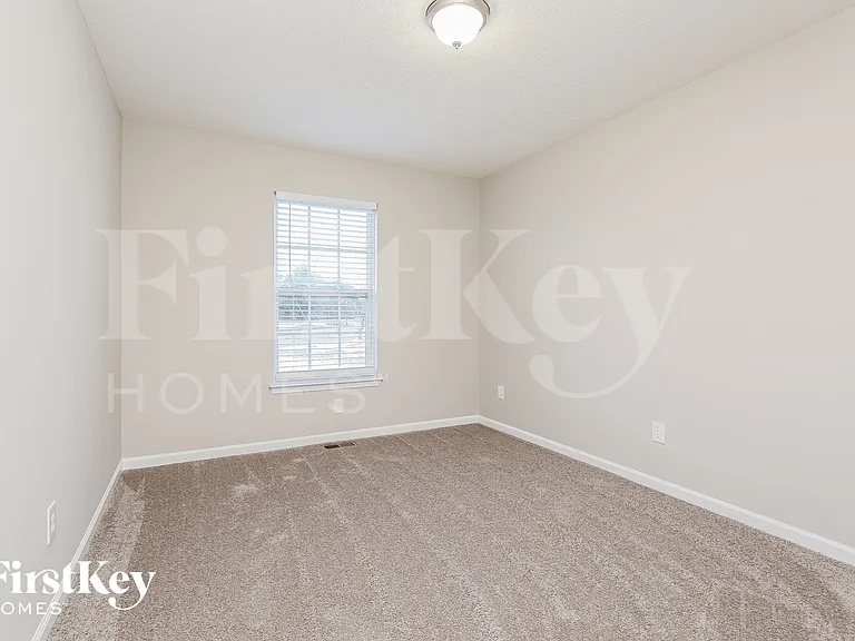 105 Lisa Cir — Photo 16