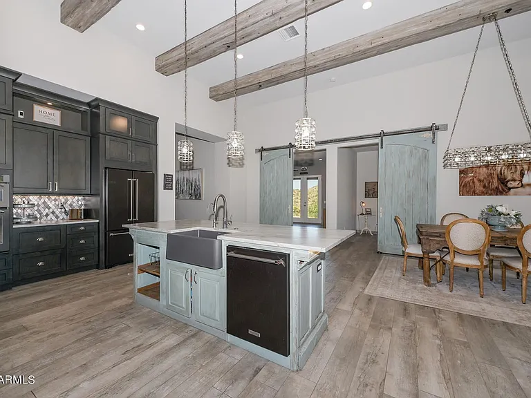 5861 E Cloud Rd — Photo 15