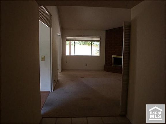3rd image of 1104 Hornbeam Ct