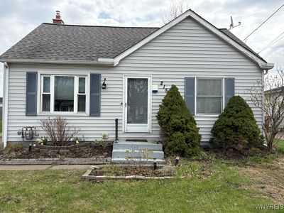 215 Aris Ave, Cheektowaga, NY, 14206
