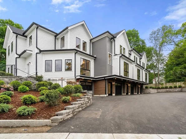 2202 Commonwealth Ave #3, Auburndale, MA 02466